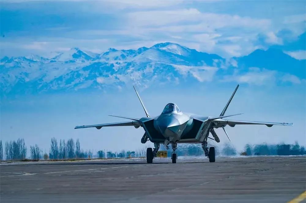 西藏自治区2024年度招收空军飞行学员工作的通知